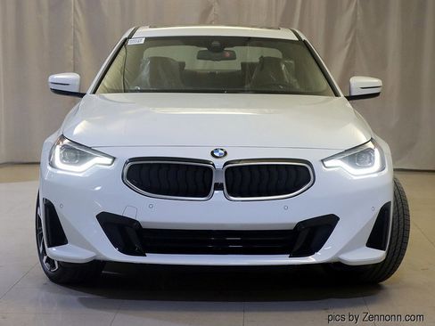 Used 2025 BMW 230i xDrive Coupe w/ Premium Package image 2