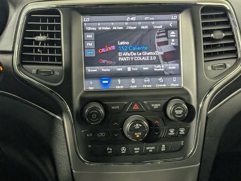 Used 2018 Jeep Grand Cherokee Limited w/ Trailer Tow Group IV RWD image 18