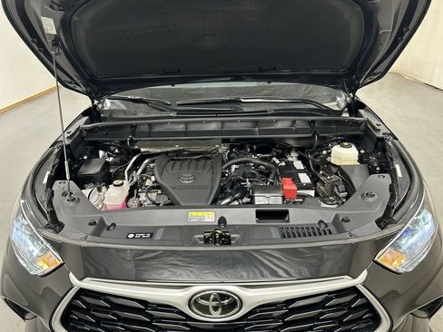 Used 2023 Toyota Highlander L AWD/4WD image 24