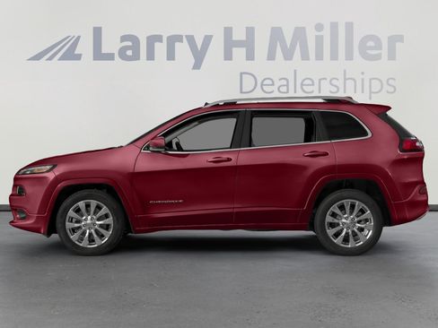 Used 2016 Jeep Cherokee Overland w/ Technology Group image 3