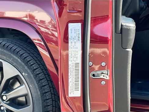 Certified 2019 Jeep Cherokee High Altitude image 30