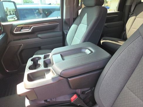 Used 2025 Chevrolet Silverado 2500 LT w/ Convenience Package AWD/4WD image 19