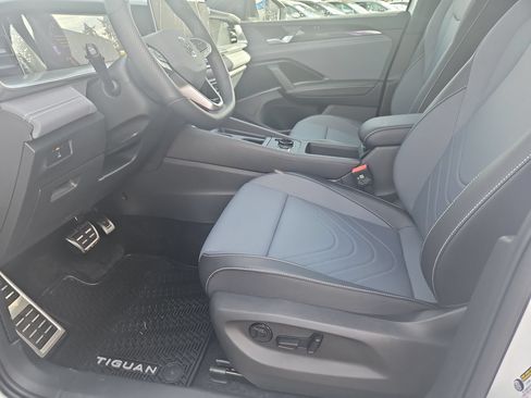 New 2026 Volkswagen Tiguan SE R-Line AWD/4WD image 13