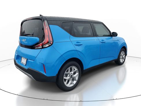 Used 2025 Kia Soul S image 6