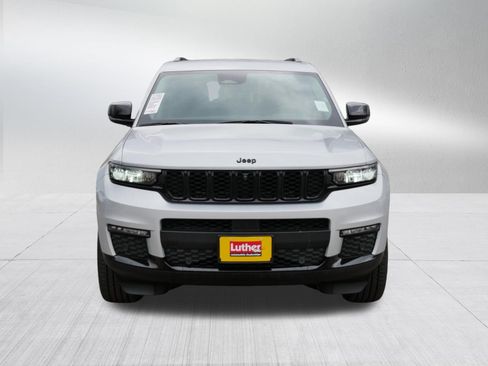 Used 2023 Jeep Grand Cherokee L Limited w/ Luxury Tech Group II AWD/4WD image 2