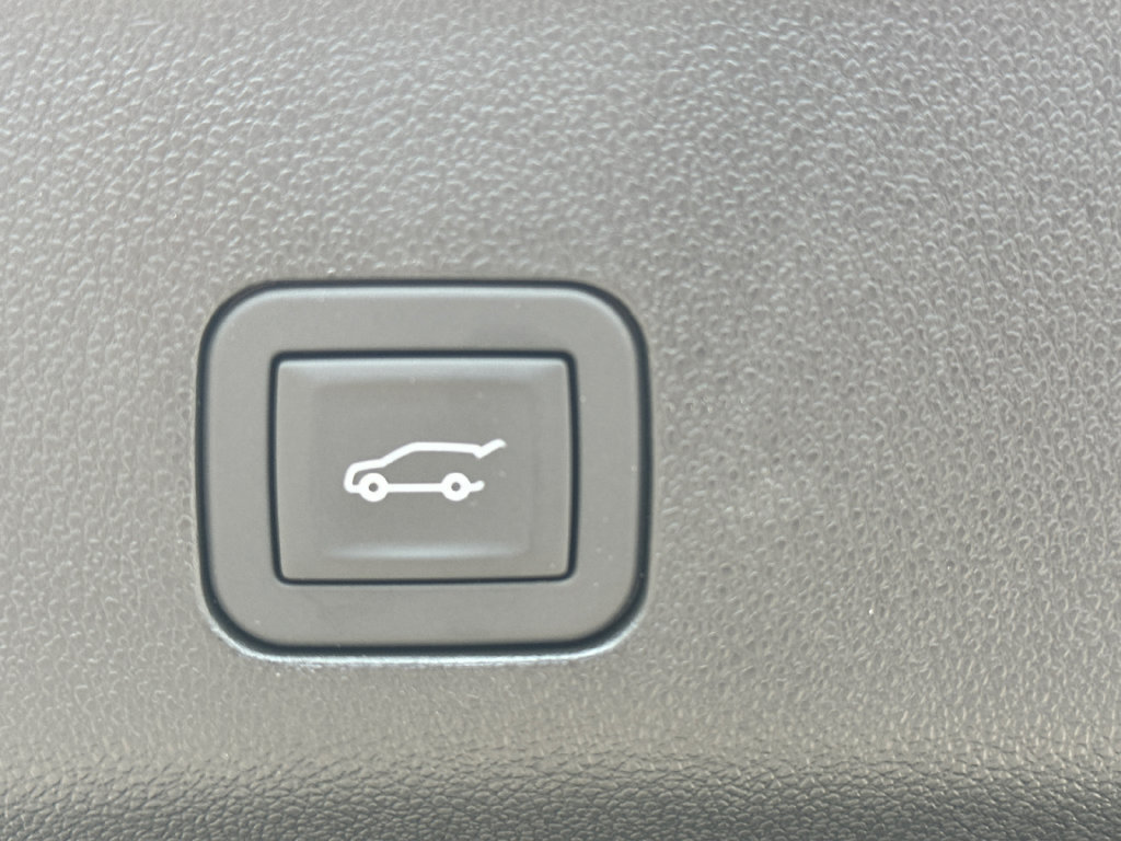 Used 2026 GMC Yukon Elevation RWD image 19