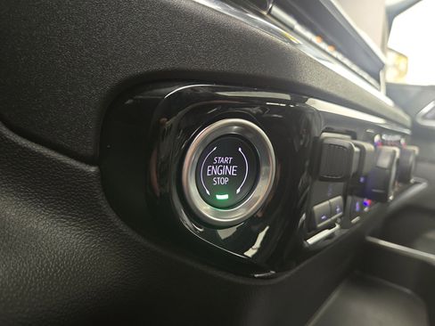 Used 2025 Chevrolet Silverado 1500 LTZ w/ Technology Package image 26