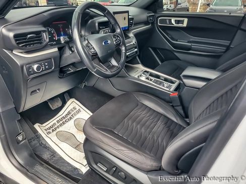 Used 2020 Ford Explorer XLT AWD/4WD image 13
