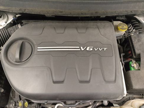 Used 2019 Jeep Cherokee Trailhawk w/ Comfort/Convenience Group AWD/4WD image 30