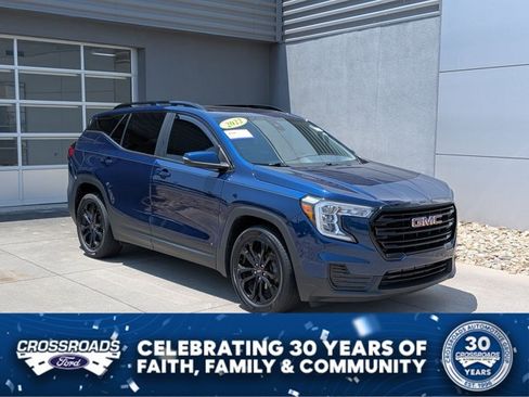 Used 2022 GMC Terrain SLE w/ Driver Convenience Package FWD image 1