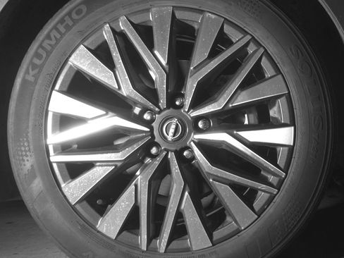 Used 2025 Nissan Altima 2.5 SV image 13