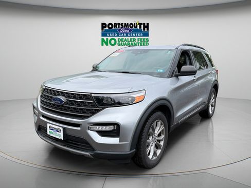 Used 2022 Ford Explorer XLT w/ Equipment Group 202A AWD/4WD image 9