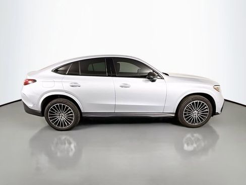 Used 2024 Mercedes-Benz GLC 300 4MATIC w/ AMG Line image 8