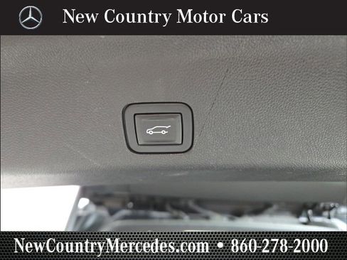 Used 2023 Cadillac Escalade Premium Luxury w/ Performance Package image 9