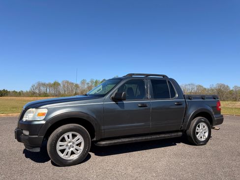 Used 2010 Ford Explorer Sport Trac XLT RWD image 1