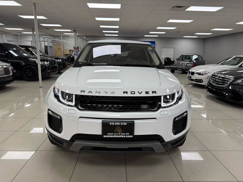 Used 2019 Land Rover Range Rover Evoque SE image 22