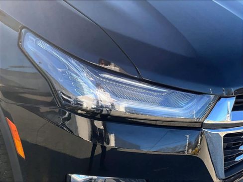 Used 2023 Chevrolet Traverse LT w/ LPO, Floor Liner Package image 32