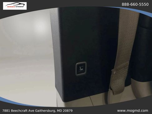 Used 2017 Chrysler Pacifica Touring-L FWD image 31