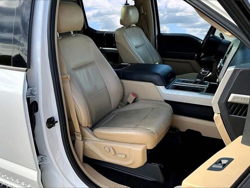 Used 2017 Ford F150 Lariat image 32