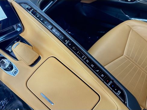 Used 2024 Chevrolet Corvette Stingray Preferred Conv w/ Z51 Performance Package RWD image 18