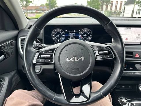 Used 2024 Kia Seltos S FWD image 37