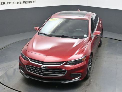 Used 2018 Chevrolet Malibu LT w/ Leather Package FWD image 44