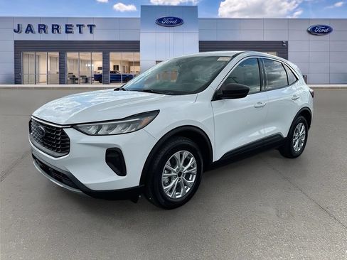 Certified 2024 Ford Escape Active w/ Tech Pack #1 FWD image 2