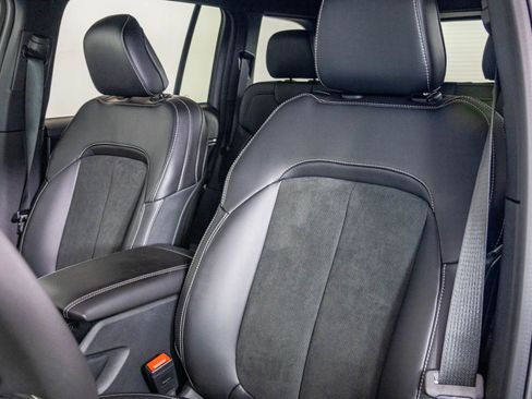 New 2025 Jeep Grand Cherokee Altitude image 23