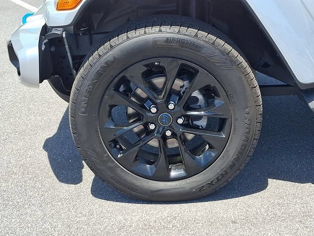 Used 2023 Jeep Wrangler Unlimited Sahara AWD/4WD image 8