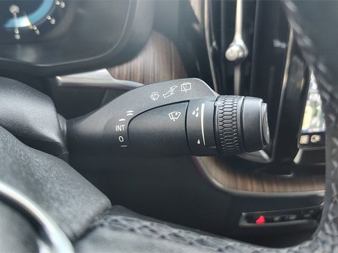 Certified 2023 Volvo XC60 B5 Plus w/ Climate Package image 17