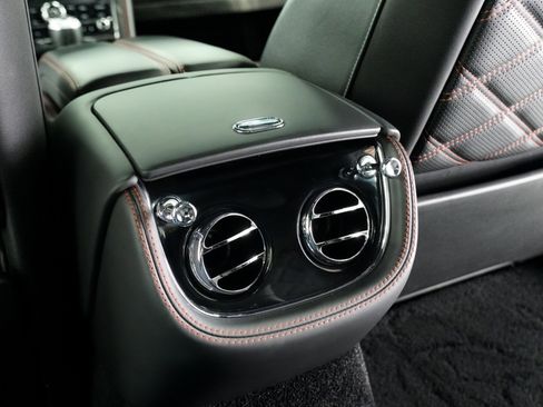 Used 2013 Bentley Mulsanne image 32