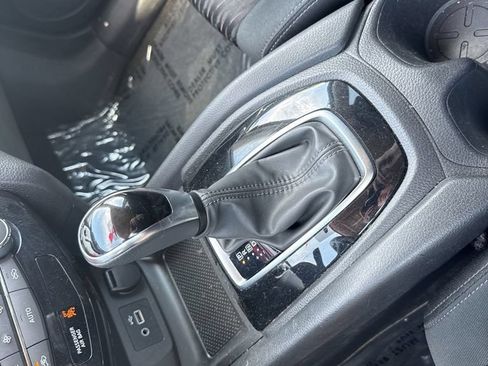 Used 2018 Nissan Rogue SV w/ Premium Package AWD/4WD image 16