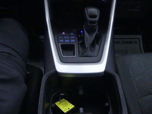 Used 2022 Toyota RAV4 XLE image 15