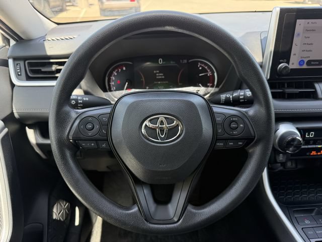 Used 2025 Toyota RAV4 XLE FWD image 13