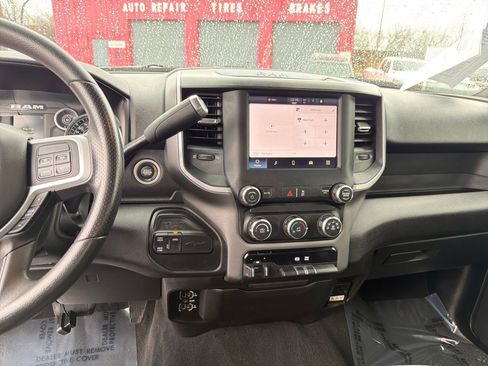 Used 2022 RAM 2500 Big Horn w/ Cold Weather Group AWD/4WD image 17