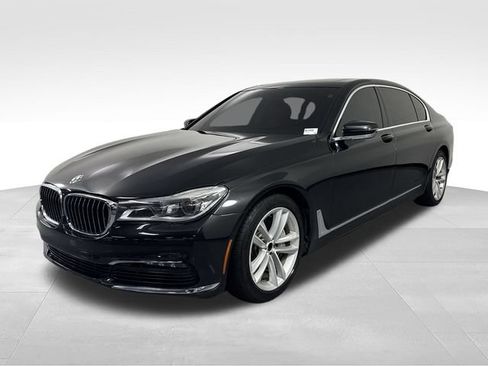 Used 2016 BMW 750i xDrive AWD/4WD image 1