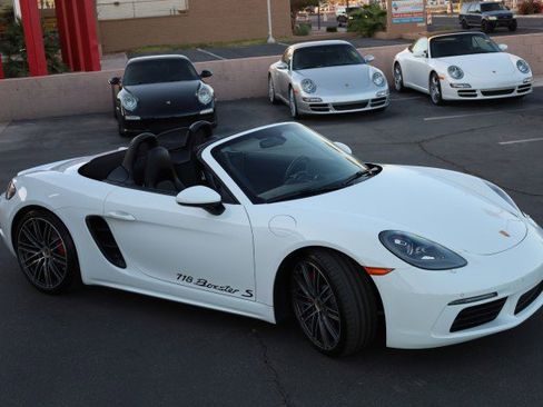 Used 2024 Porsche 718 Boxster S RWD image 11