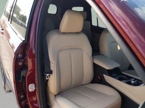 New 2025 Jeep Grand Cherokee L Limited RWD image 32
