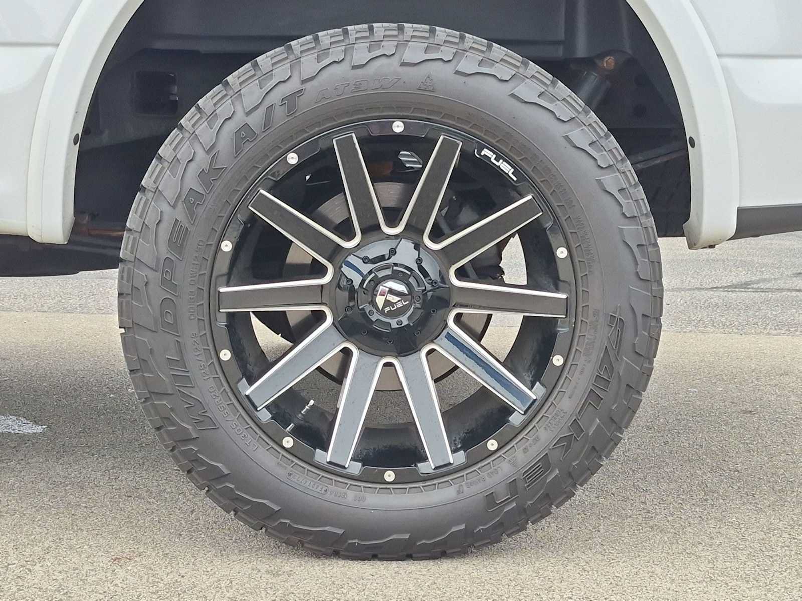 Used 2017 Ford F150 Lariat w/ Equipment Group 502A Luxury AWD/4WD image 14