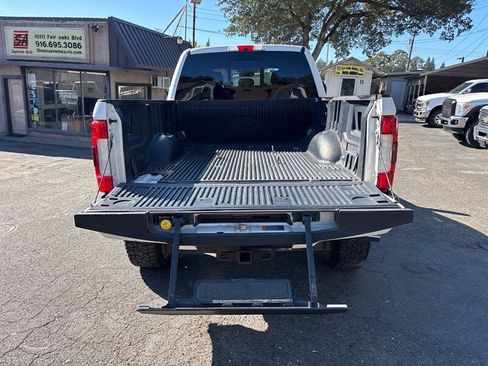 Used 2017 Ford F250 Platinum w/ Platinum Ultimate Package AWD/4WD image 32