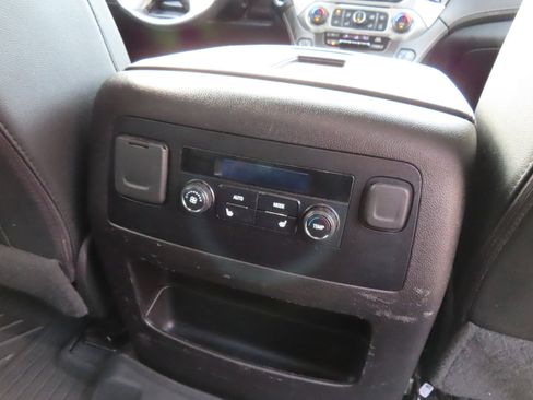 Used 2019 GMC Yukon SLT w/ Premium Edition image 25