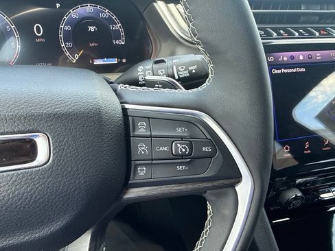 Used 2025 Jeep Grand Cherokee L Limited RWD image 20