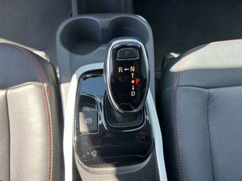 Used 2017 Chevrolet Bolt Premier w/ Driver Confidence II Package FWD image 10
