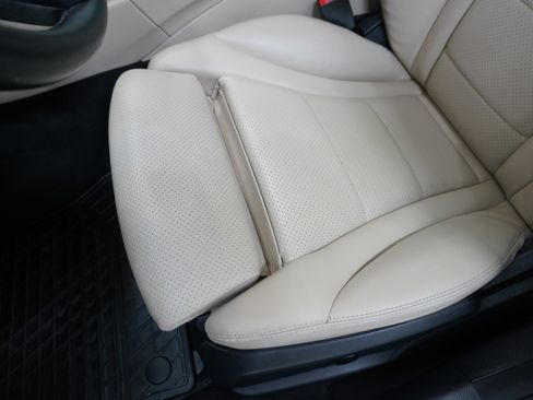 Used 2016 Mercedes-Benz C 300 4MATIC Sedan image 11