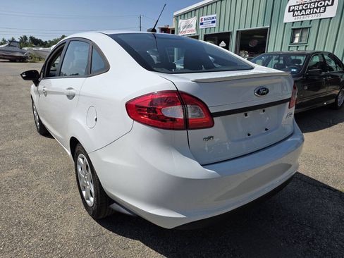 Used 2013 Ford Fiesta SE w/ Super Fuel Economy Pkg FWD image 17