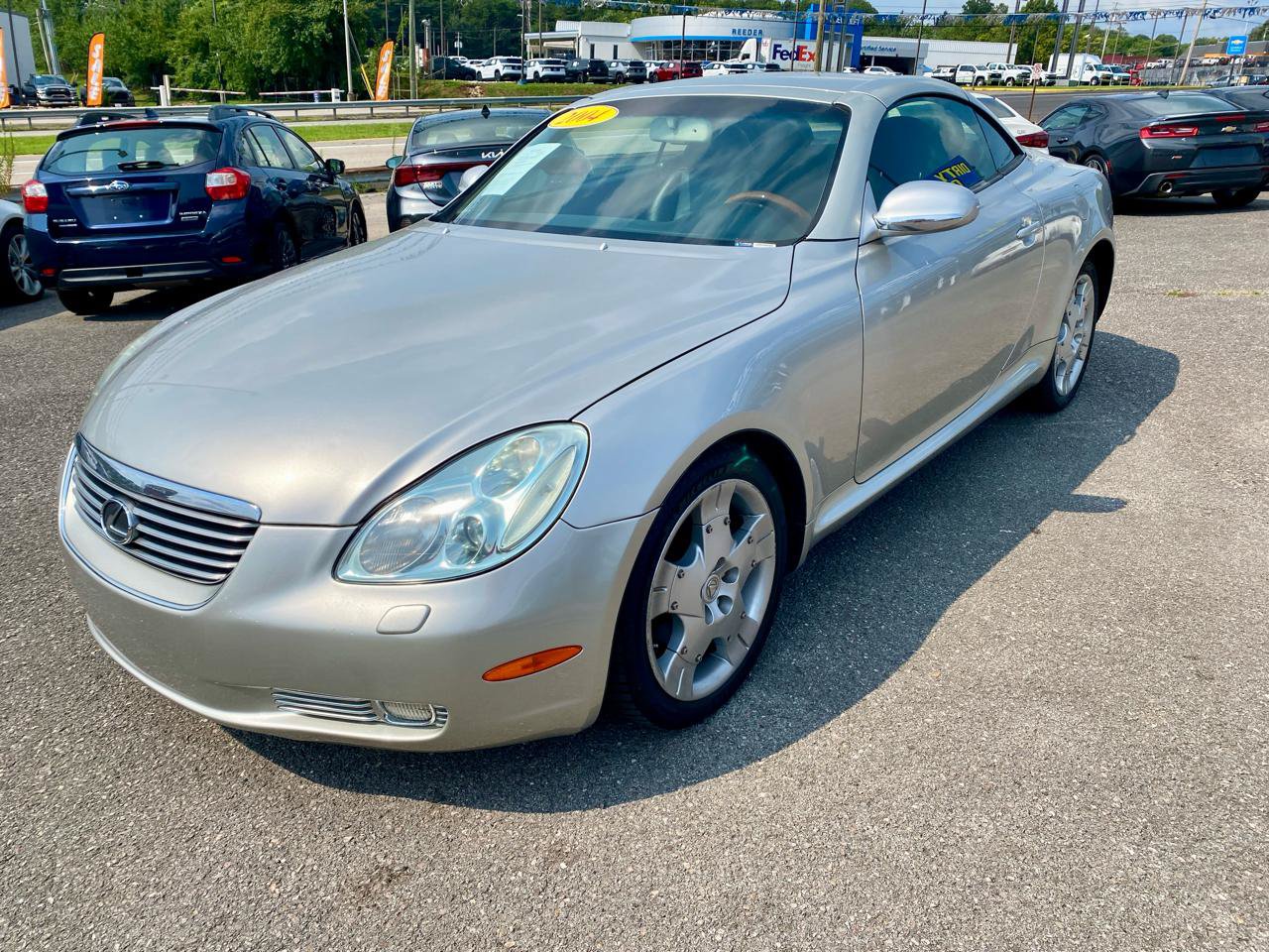 Used 2004 Lexus SC 430 Convertible RWD image 3
