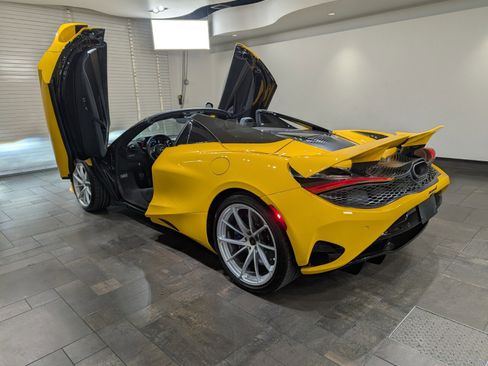 New 2026 McLaren 750S Spider image 26