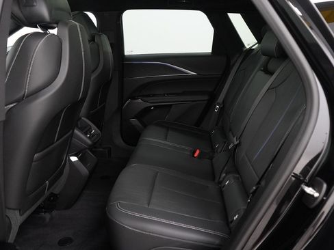 Used 2024 Cadillac Lyriq Luxury image 17