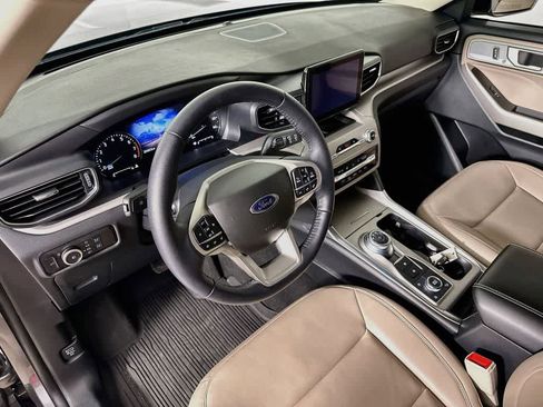 Used 2023 Ford Explorer XLT w/ Equipment Group 202A AWD/4WD image 2