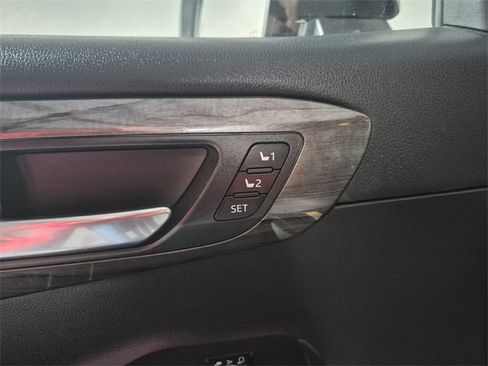 Used 2023 Toyota Highlander Platinum image 17